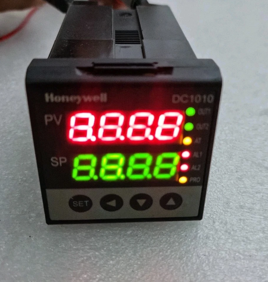 Honeywell DC1010 Temperature Controller DC1010CT-101000-E Ac 85~265V (Used)